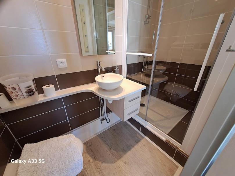 Chez Christine Et Fabrice Lägenhet Font-Romeu-Odeillo-Via Exteriör bild